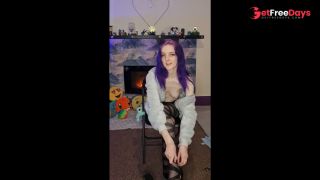 Let me give you a little Fashion show and play