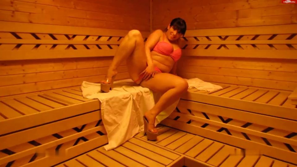 Sexy - Traum - Laura in der Sauna 2 720P - Amateur