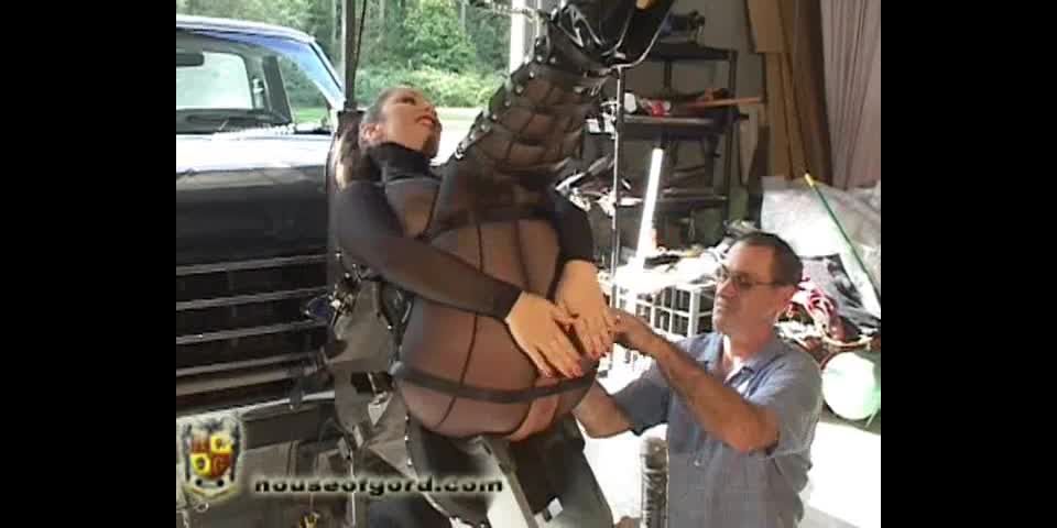 Casa de Gord20 08 21 (08 12 25 ) Joya Marceau - Tidy esposa camión mierda (instalación)