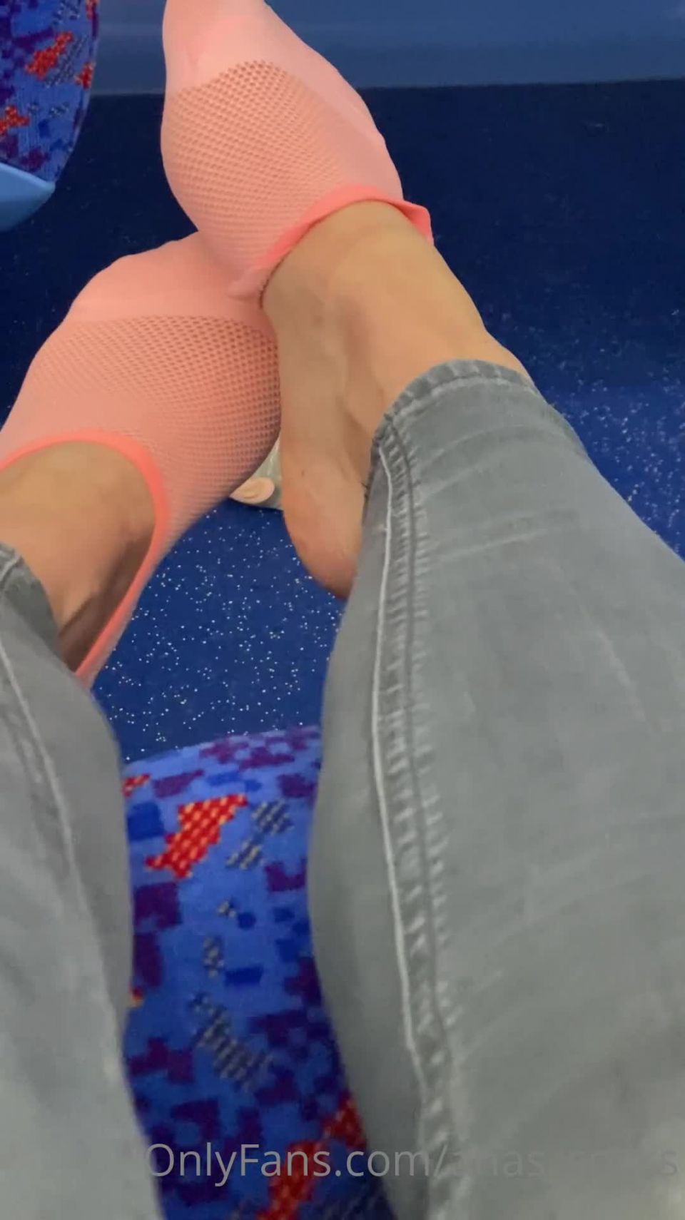 online xxx video 37 calcetines anas 24-02-2021-2040331219-Sniff ellos calcetines sudorosos y después de lamer la suciedad entre mis dedos de los pies patético chico pie  calcetines anas  pies porno india fetiche pie