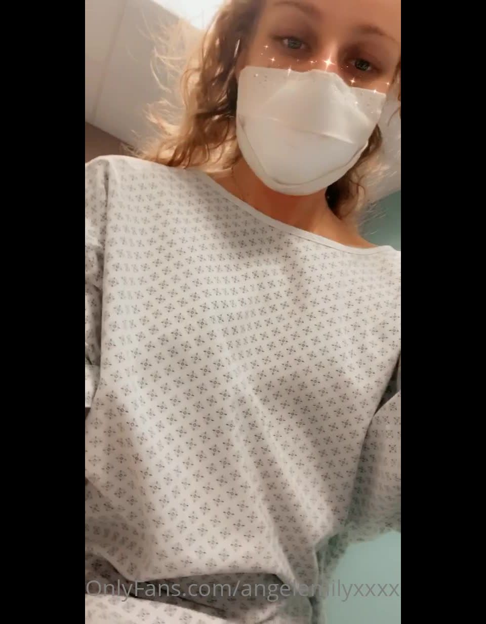 Angel Emily - angelemilyxxxx () Angelemilyxxxx - wherever i am i think about you im sick but i still horny peu importe o 20-09-2020