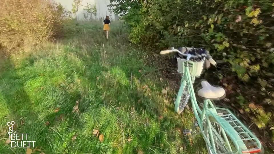 online xxx video 13 fetish handjob BettDuett - UNCUT - Fahrrad Fick Tour mit meiner Freundin , porn on german porn