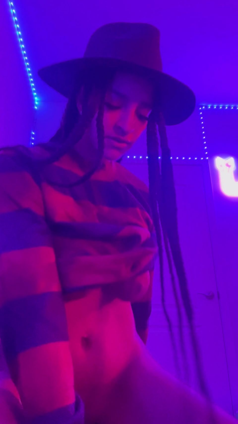 Foxybrown20 - Crazy neighbor