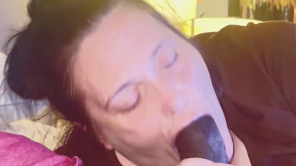 Hot Thick Midget Suck And Slurping On A Bbc.