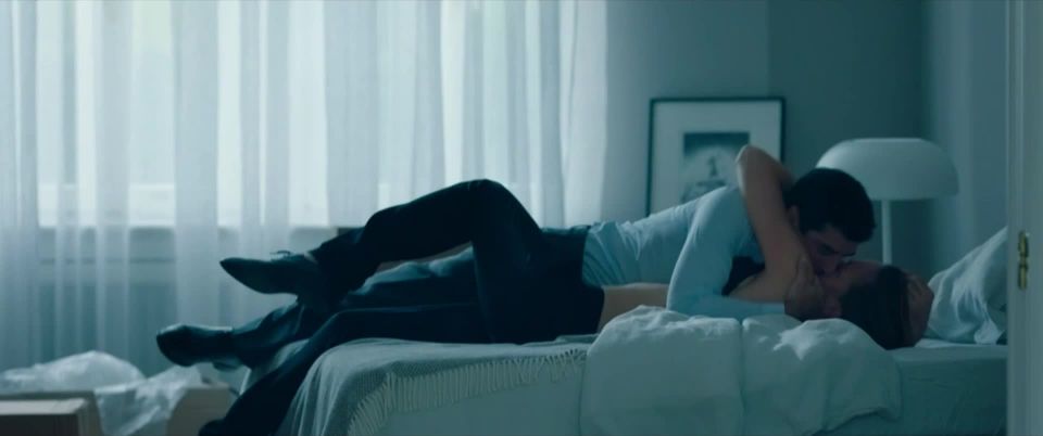 Emilie Blaser, Isabelle Caillat - Cellule de crise s01e04e06 (2020) HD 1080p - [Celebrity porn]