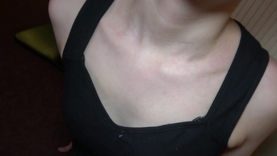 FC2PPV 4563944 【無】大量顔射、必見です！この美しいビジュアルの顔面が精〇でベトベト⤴　ゴックン、顔射、中だしの三射精！※特典高画質