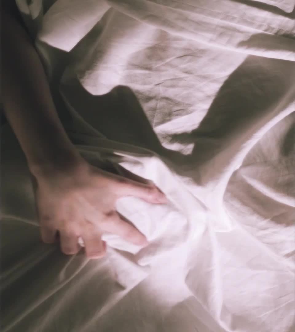 Victoria Alle - Cafe serre croissant mouille (2020) HD 1080p - (Celebridad porno)