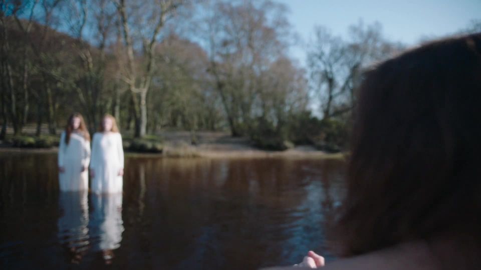 Denise Gough, Raffey Cassidy - El Otro Cordero (2019) HD 1080p - (Porno de Celebridad)