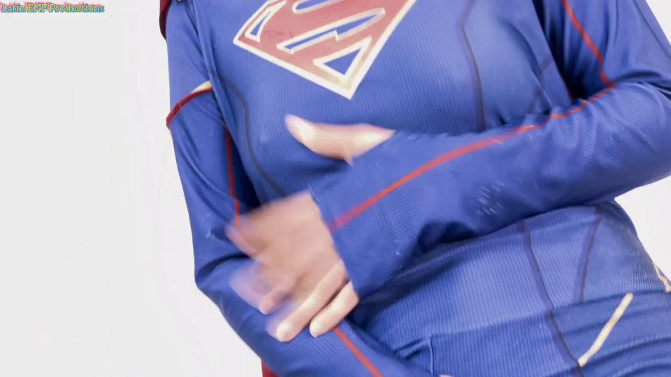 Maravilla Julia vs SuperPia: HD Latin Femdom La supremacía de batalla