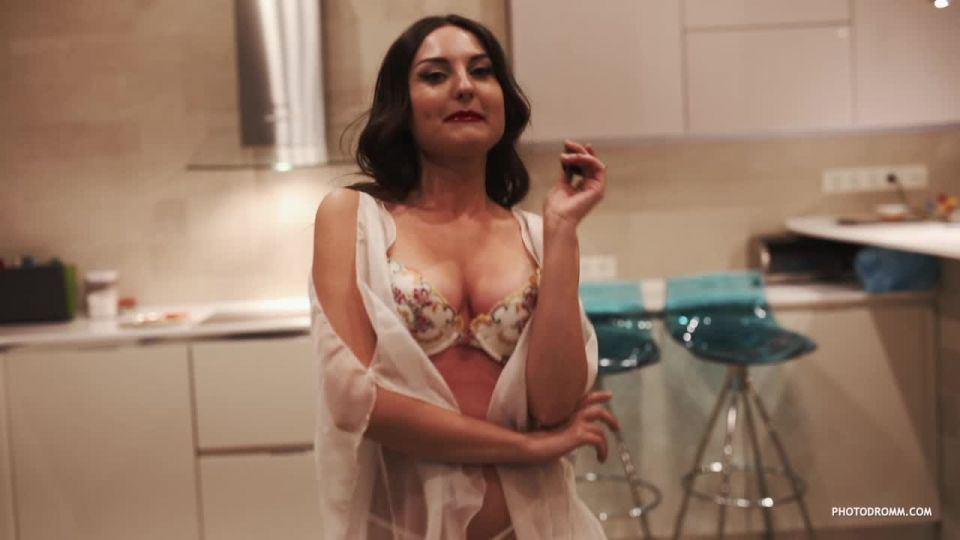 Online porn - Photodromm presenta – 2019.01.21 – Melanie – Los adolescentes de la cocina loca