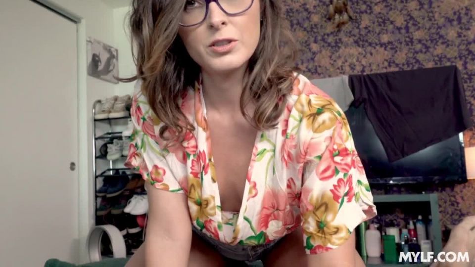 Helena price - a closer look - MILF