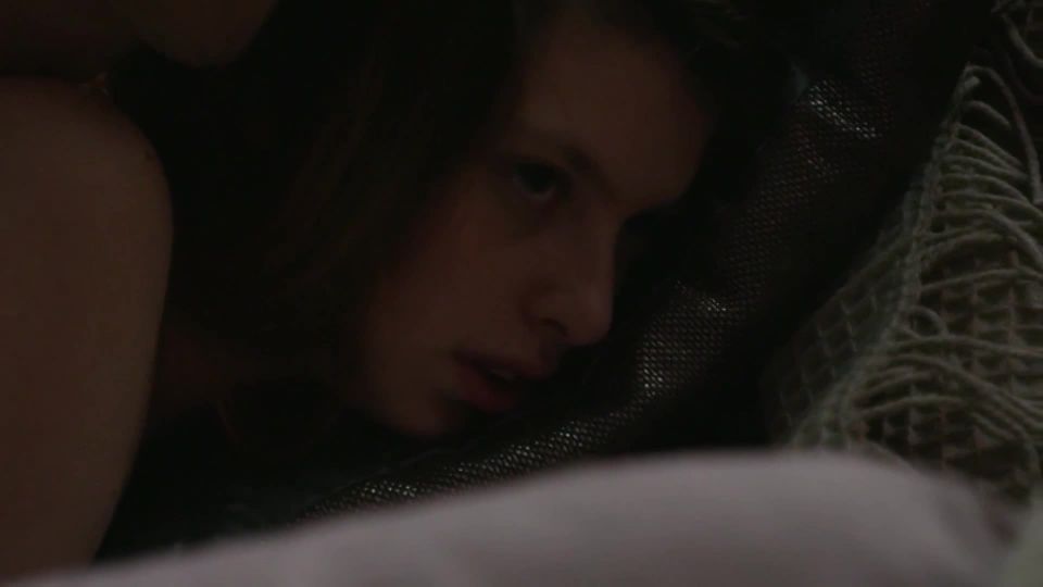 Juliette Bettencourt, Eva Hatik - Vingt-Cinq S1 (2018) HD 1080p - (Porno de Celebridad)