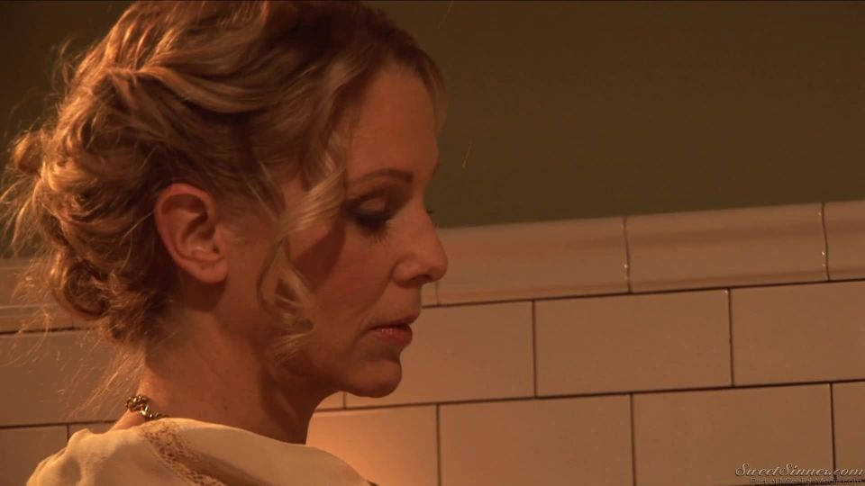 Julia Ann La mejor amiga de mi madre 4, escena 1 (Porno de Amateur)