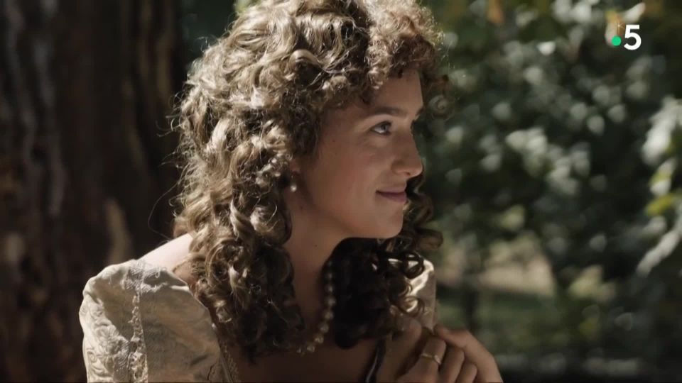 Violette Barratier, etc - La Guerre des trones, la veritable histoire de l'Europe s04 e02-04 (2020) HD 1080p - [Celebrity porn]