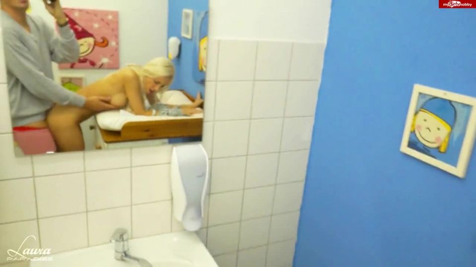 video en vivo adulto 25 Laura Paradis Sexo en una tienda de muebles con chica alemana  laura paradis  hardcore porno buena gratis hardcore porno