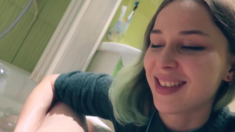 Mi hermanastro no dejó que el hermanastro lavara mi vida escolar 1080p