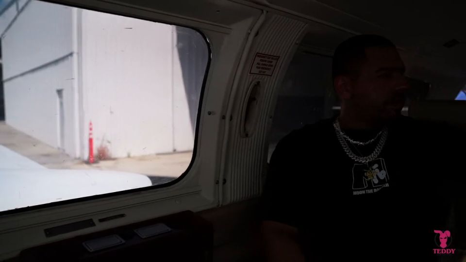 Teddy Tarantino - Gorgeous Sisi Rose Fucks in Back of A Bentley And 10,000 Feet In The Air - TT S1E28 720P - Babe