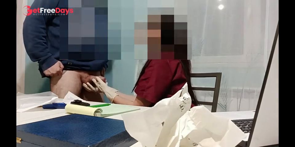 [GetFreeDays.com] La dottoressa visita il paziente fino a farlo sborrare sulle tette. Video completo su onlyfans. ITA Adult Leak November 2022