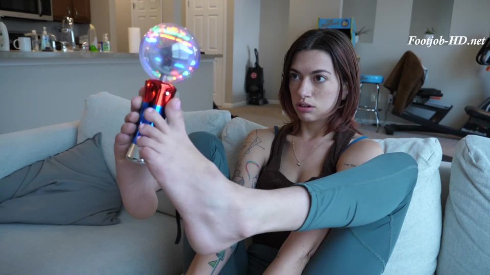 [footjob-porn.com] GG Fetish Media – El Footjob de Casi