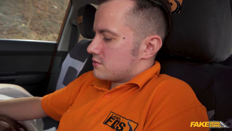 Sofia Smith - Oferta especial para adolescente latina - Adolescente