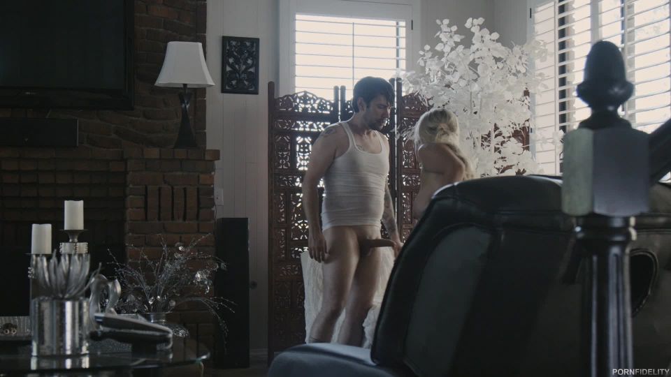 La familia de Bridgette B con beneficios 691 Aventuras