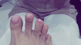 KimmyVampire - Doing My pedicure