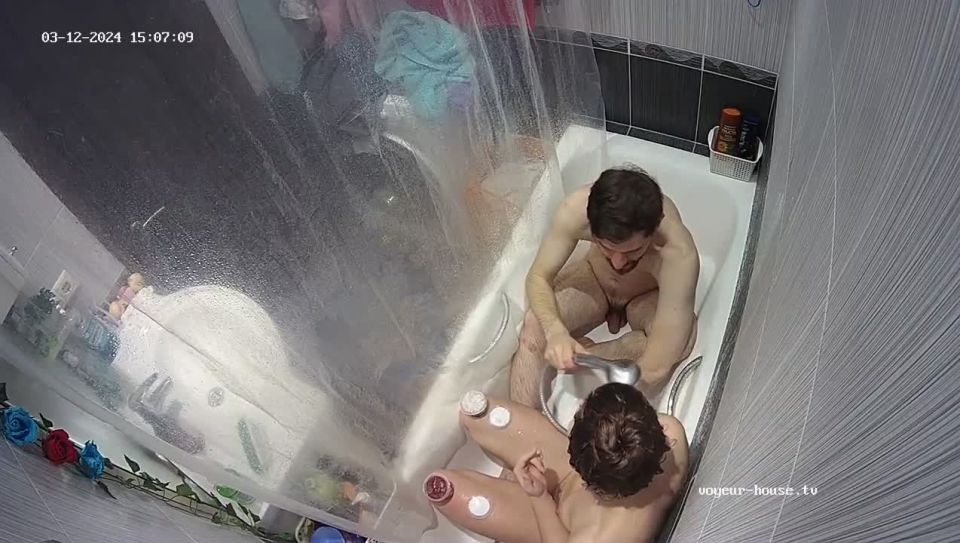 Flamy Nika 24 03 12 ariela y amigo ducha 720p