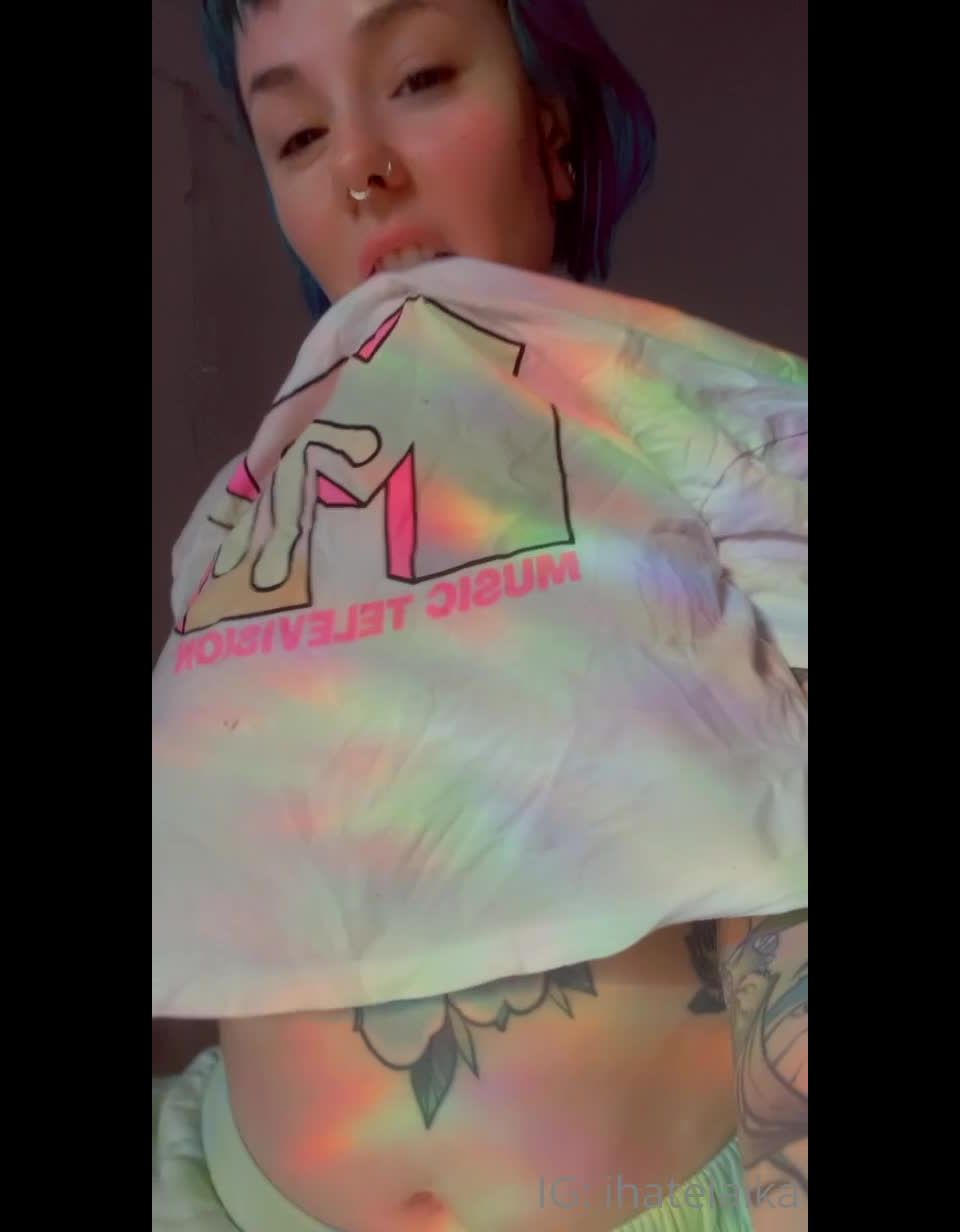 LAIKA - imnotlaika () Imnotlaika - im about to go the vape shop and this shirt is totally see through 16-09-2021