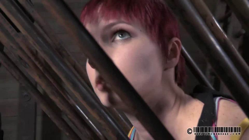 porno clip 45 Bondage en tiempo real – Claire contorsionada – Claire Adams 2012-05-12  bdsm  bdsm porno famosa gente con fetiche de pies