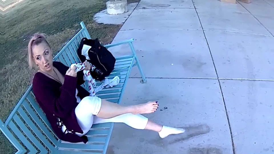 video gratis en línea 22 SexyFeetDittySockPublicPark - fetiche de pies - público fabulosamente fetiche