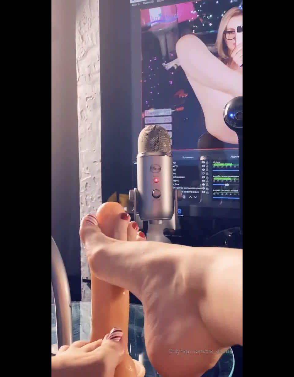 [OnlyFans] Sia Siberia Some footjob for fans of my feet 1 