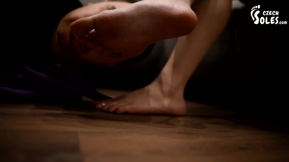 Czech SolesMy Roommate's Perfect Smelly Feet (Foot Worship, Sexy Feet, Flip Flops) - 1080p