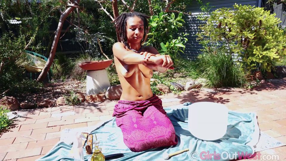 25-04-14 Desirae Beam Solo 1080p - Girls Out West - Solo