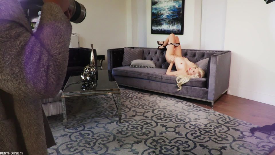 [PenthouseGold] Meaghan Stanfill mascota del año (2021) finalista [05.25.22]...