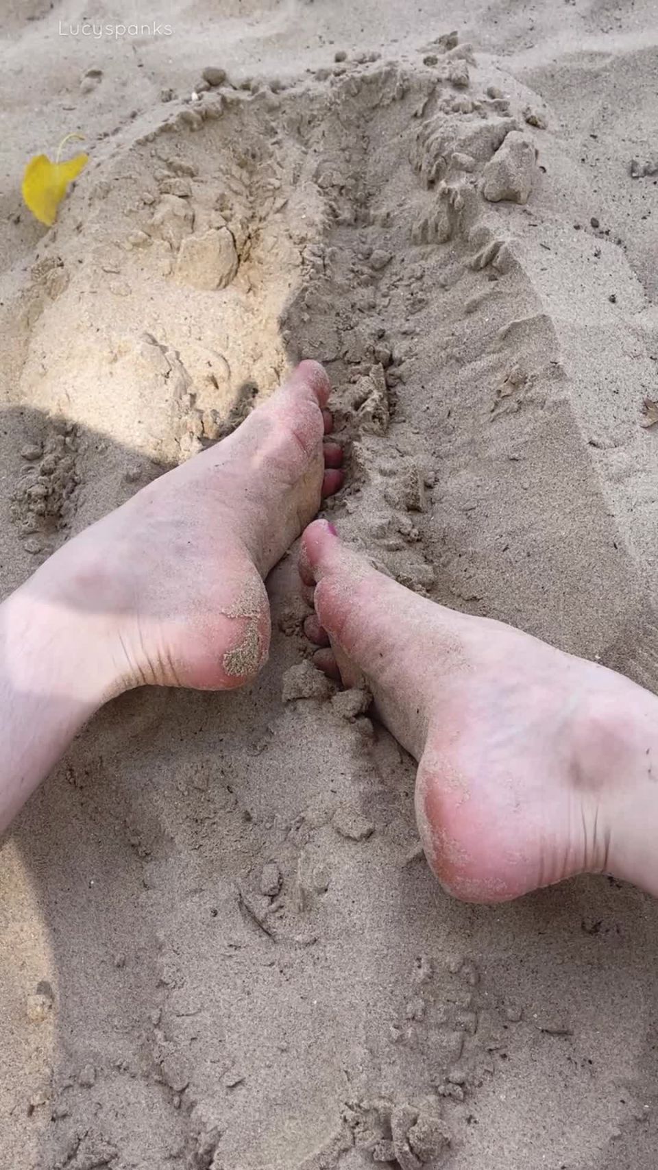 video porno 46 LucySpanks – Sandy Fetiche de barbara de la mujer porno de la masturbación - Culto público de los pies