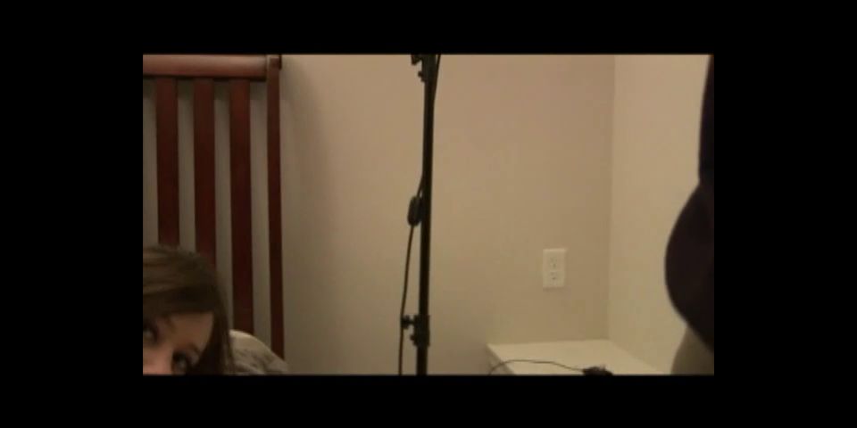 Debut Sensacional de Natalie Moore: ¡Todo nuevo y sucio!