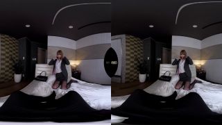 CLVR-081 【VR】 A Beautiful Woman Boss Is Mischievous With A Boyfriend While On The Phone, But With A Follow-up Piston That Does Not Stop Even If It Gets Acme