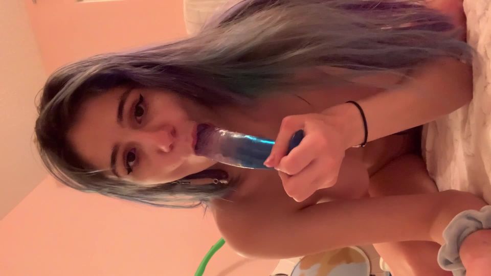 El RealSweetPetite - Dildo BJ #01 - Amateur