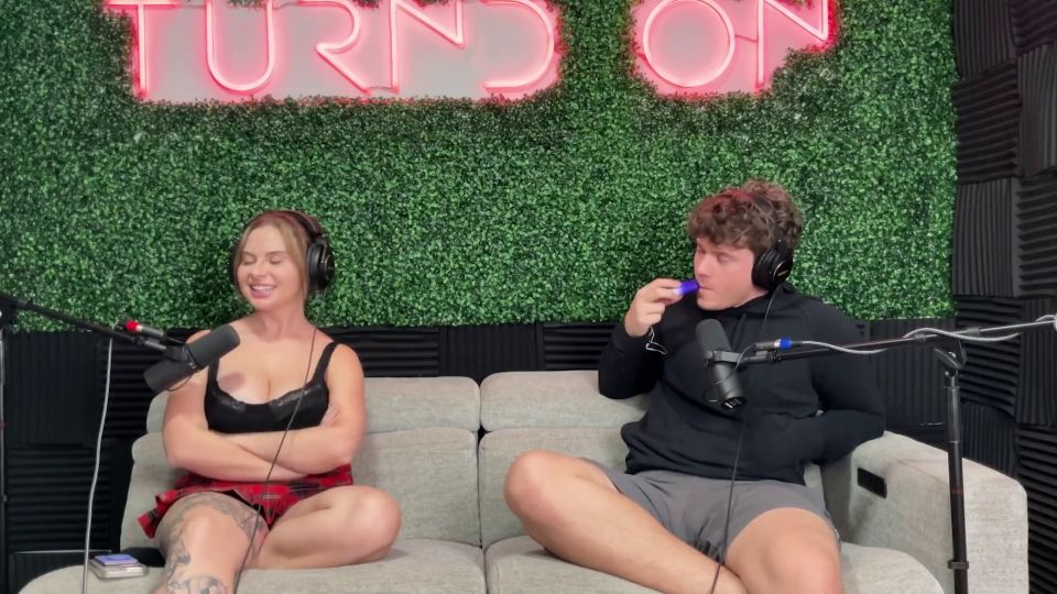 7130 Sexy Big Natural Tits Amateur Brandy Renee Car Fucking L...