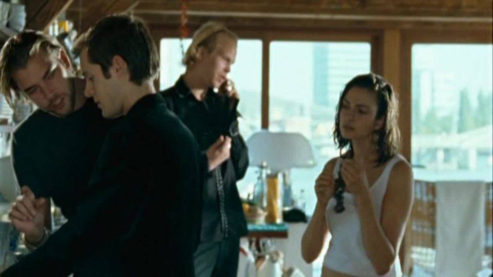 Rifka Lodeizen, Laura de Boer - Tiramisu (2008) HD 720p - [Celebrity porn]