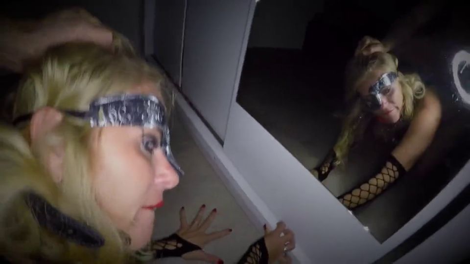 DutchCoupleContent - Geil moedertje in haar kontje geneukt en spoot mn esperma in haar oog