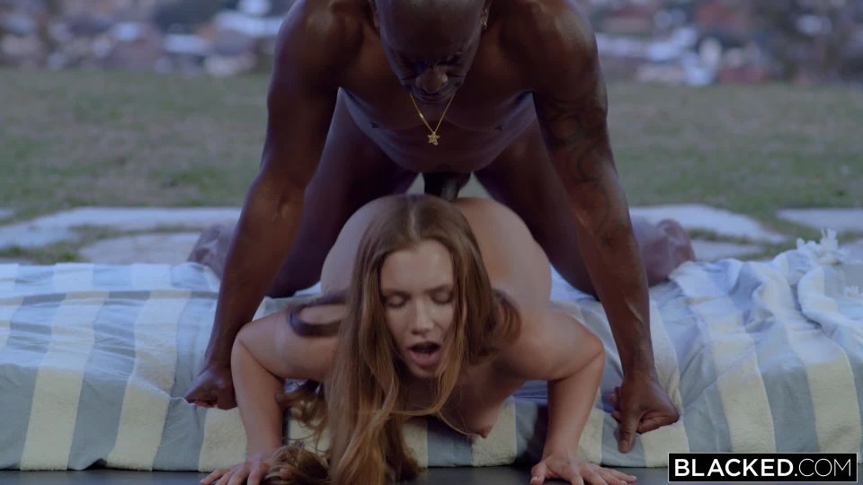 ¡Amigable Apuesta PequeñasTits!