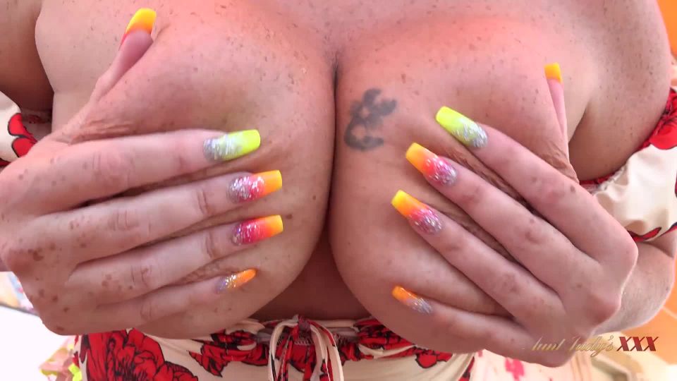 7893 Teaseed Jerked Off por su Step-Mam Devon POV