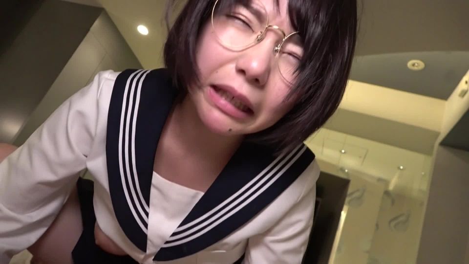 [PKPD-135] Nenne es una pobre chica en gafas con tetas J-Cup que vive en un complejo de apartamentos Nenne Ui