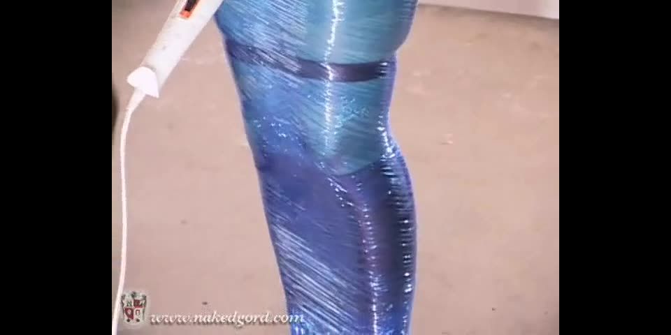 Casa de Gord17 04 20 Joya Marceau y Lydia McLane - Envoltorio de chick (Escena)