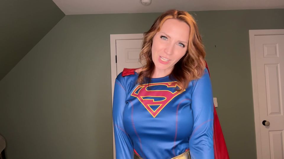 Estornuda Diosa Supermujer ordeñando la leche en grandes tetas [HD]