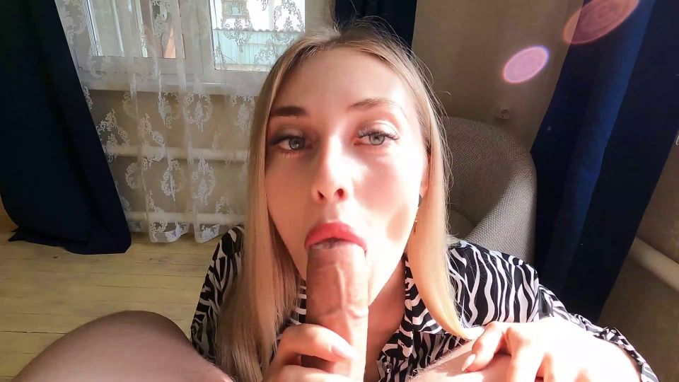 Amor libre - City Babe se deja follar en el pueblo Full HD