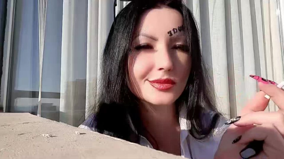 Dominatrix Nika - Fuma cigarrillos Sexualmente - Fumar
