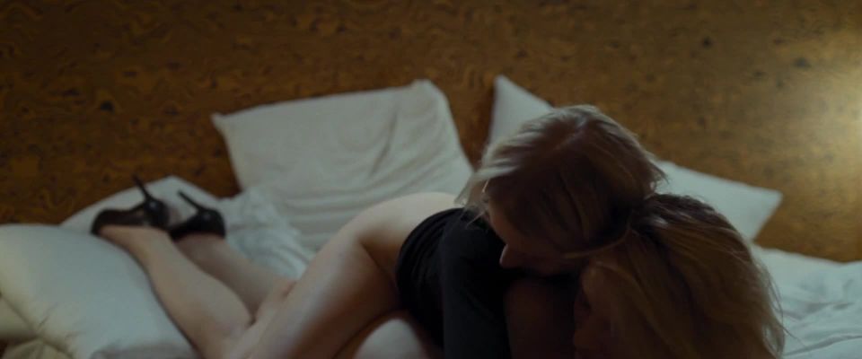 Valerie Pachner, Mavie Horbiger, Pia Hierzegger - Der Boden unter den Fssen (2019) HD 1080p - (Celebrity porn)