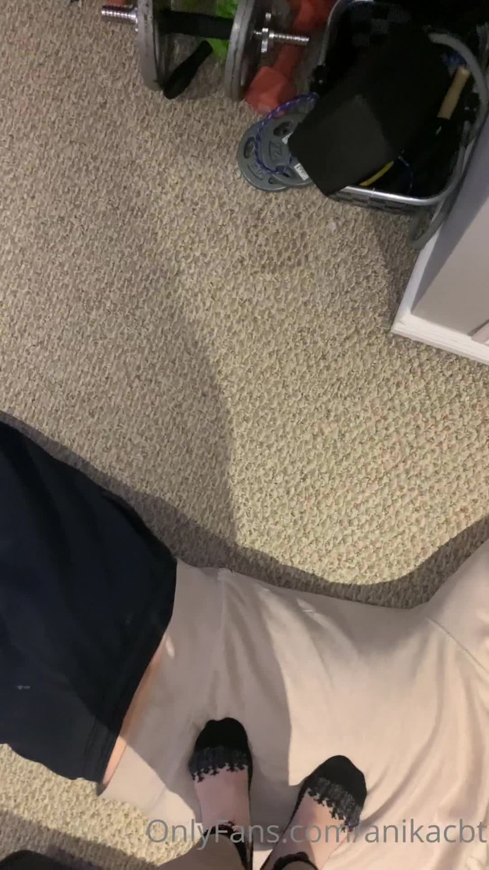 Onlyfans - Goddess Anika - anikacbt - anikacbtA little Monday night trample - 27-10-2020